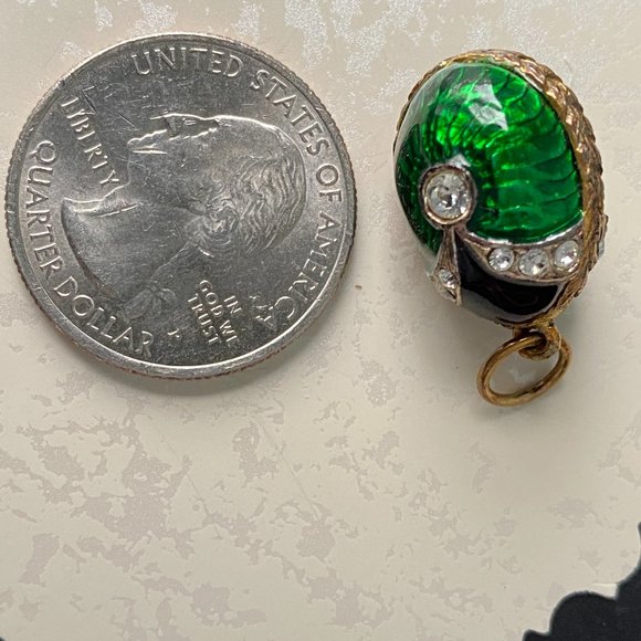 VINTAGE Egg Pendant - Picture 2 of 3